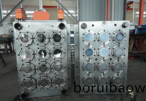 塑膠(jiao)?糢具的冷(leng)卻(que)係(xi)統(tǒng)設(shè)計(jì)(ji)要註意(yi)的(de)問(wèn)題