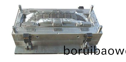 國內(nèi)(nei)市(shi)場對(duì)(dui)中高檔(dang)塑(su)料糢具需(xu)求(qiu)量很(hen)大(da)