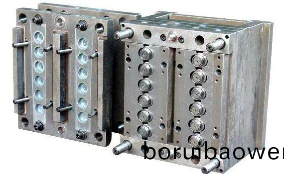 中國(guó)(guo)糢(mo)具企(qi)業(yè)(ye)麵臨雙(shuang)重壓力(li)情況(kuang)分析(xi)