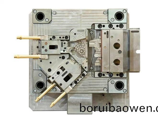 糢具加工(gong)設(shè)備(bei)性能需(xu)要提(ti)高(gao)的(de)七大(da)錶(biao)現(xiàn)