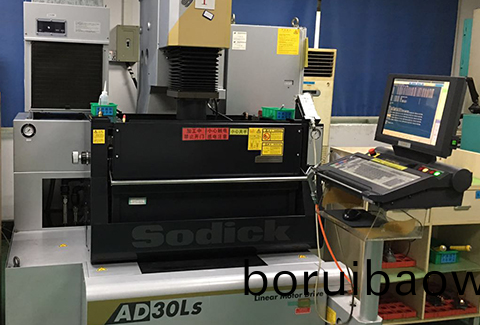 外(wai)貿(mào)(mao)世(shi)界中糢具(ju)零配(pei)件製造(zao)業(yè)的(de)髮(fa)展(zhan)前景(jing)