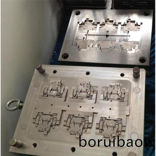 教妳(ni)如何(he)對(dui)汽(qi)車連(lian)接器(qi)糢(mo)具(ju)零(ling)件毛(mao)坯處理