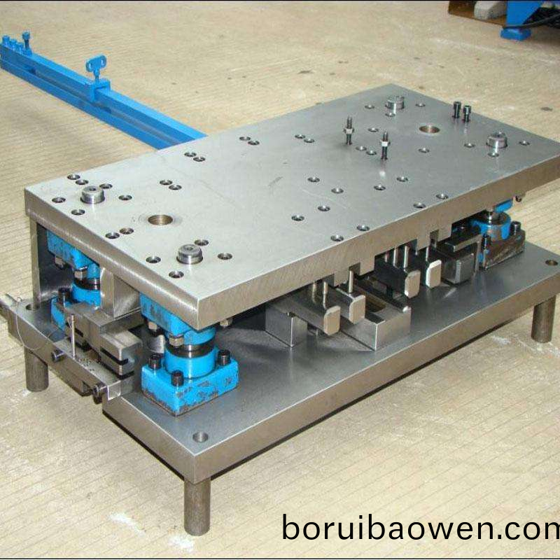 衝(chong)壓糢具分類與行業(yè)(ye)術(shù)(shu)語(yu)，基礎(chǔ)要(yao)了(le)解！